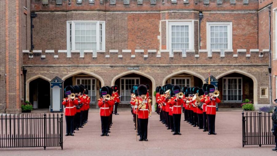 London: Discover Pass with Hop-On Hop-Off Bus, Cruise, Walks - Price and Value: Is $52 Worth It for 2–5 Days?