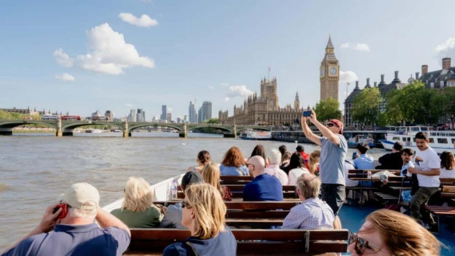 London: Discover Pass with Hop-On Hop-Off Bus, Cruise, Walks - Hop-On Hop-Off Landmarks: Big Names, GPS Audio, and Better Timing
