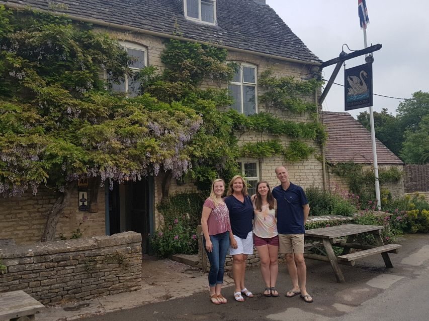 London: Downton Abbey Countryside Black Taxi VIP Tour - Guides, personality, and why the commentary shapes the whole day