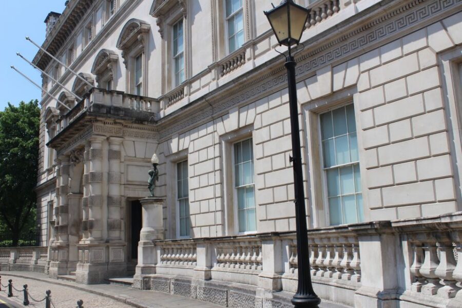 London: Downton Abbey Guided Walking Tour - Lady Rose, Jack Ross, and the Jazz Singer Date Location
