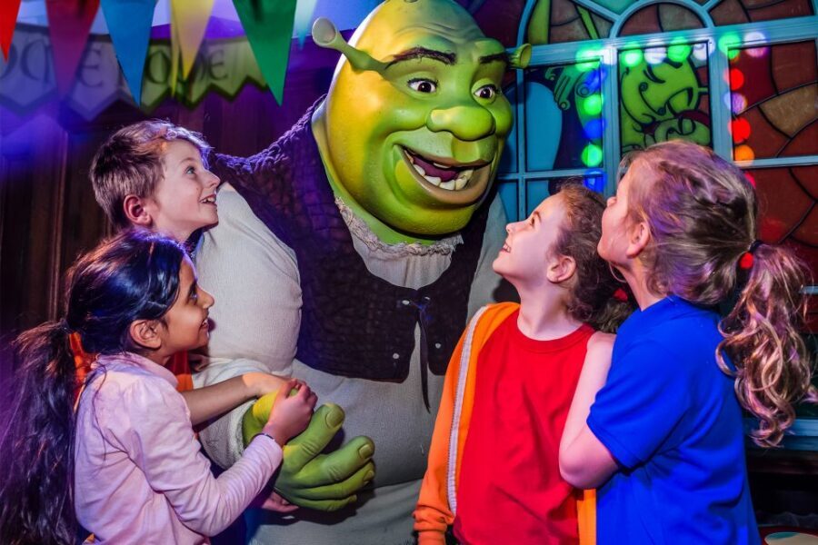 London: DreamWorks Shrek's Adventure Tour - Cooking up a magic spell with the Muffin Man