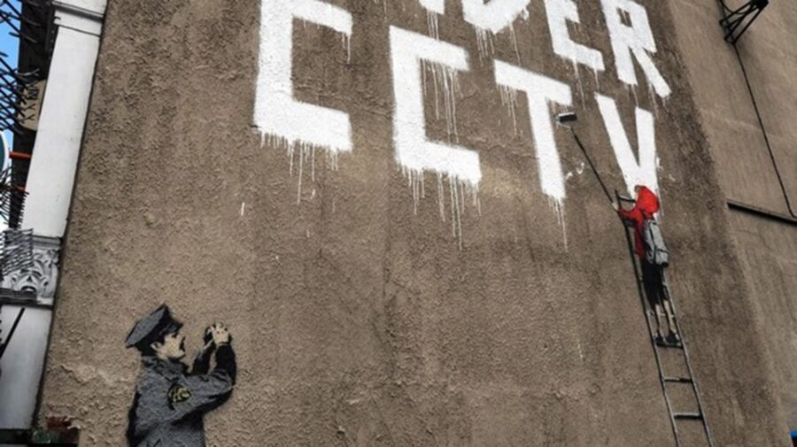 London East End - Guided Walking Tour 12 guests 2,5h - High Street and the Shoreditch end: seeing Banksy style and political graffiti patterns