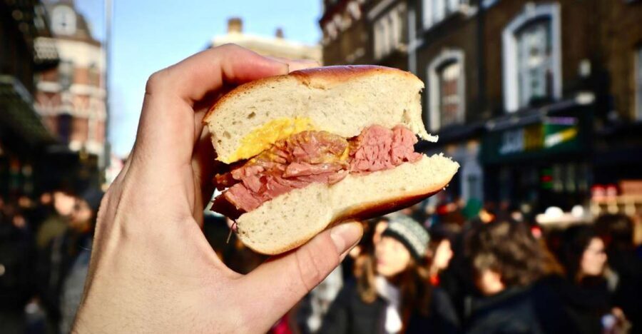 London: East End & Shoreditch Street Food Tour with 6 Dishes - Stop 6: Apple crumble, tea, and the final sweet push