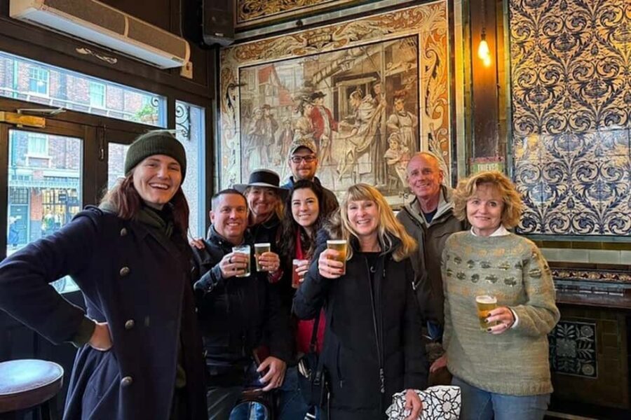 London: East End & Shoreditch Street Food Tour with 6 Dishes - Getting started at Shoreditch High Street Station (and why the first 10 minutes matter)