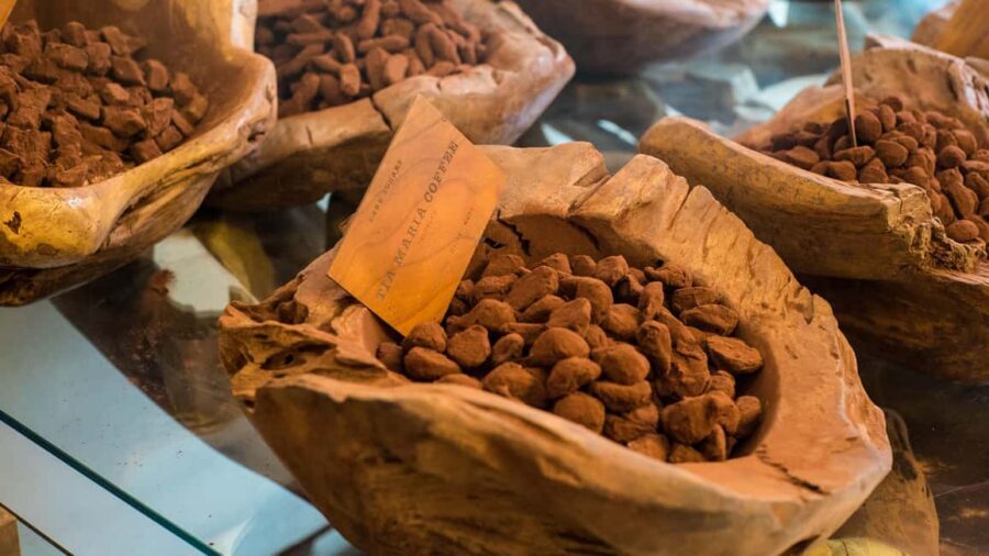 London: East End & Shoreditch Street Food Tour with 6 Dishes - Stop 2: Ghanaian cocoa truffles where you pick your own