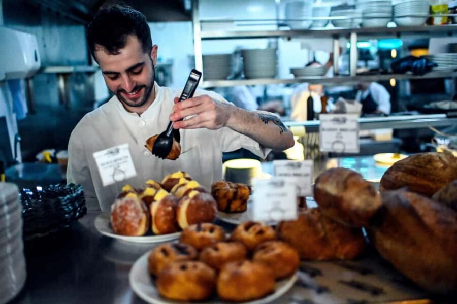 London: East End & Shoreditch Street Food Tour with 6 Dishes - Stop 4: Historic pub time with a traditional ale