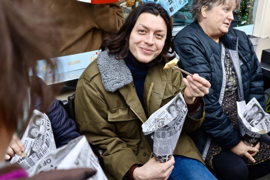 London: East End & Shoreditch Street Food Tour with 6 Dishes - Street food with real neighborhood context (East End stories you can taste)