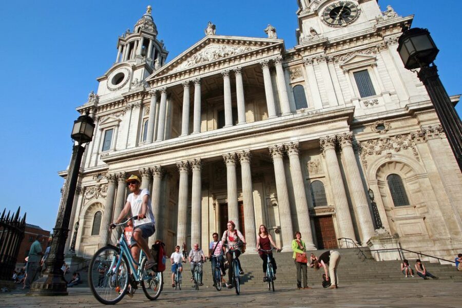 London: East London Town 3.5-Hour Bike Tour - The City of London Power Loop: Royal Exchange, Mansion House, and Guildhall