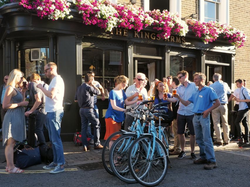 London: East London Town 3.5-Hour Bike Tour - St Paul’s Cathedral and the Tiny Churches Between the Big Buildings