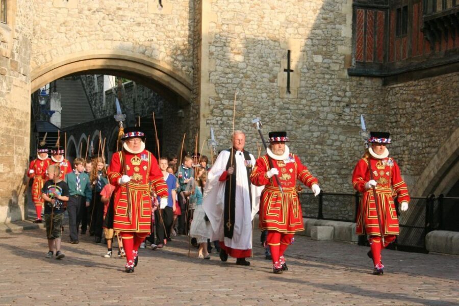 London: Easy Access Tower of London and Crown Jewels Tour - Timed-entry advantage: skipping the ticket-line headache