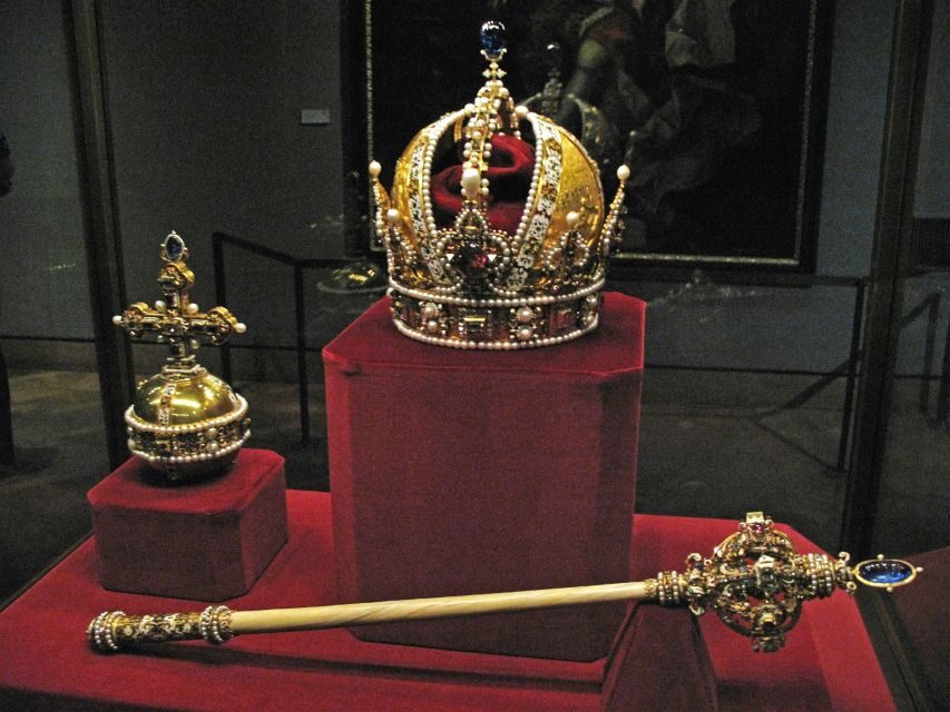 London: Easy Access Tower of London and Crown Jewels Tour - White Tower and the Armory: what the Crown needed to enforce