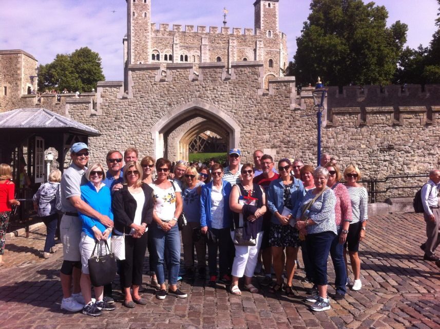 London: Easy Access Tower of London and Crown Jewels Tour - Meeting at Tower Hill: how to start without stress