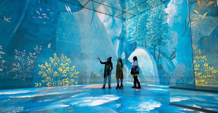 London: Entry Ticket to Frameless Immersive Art Experience - The art on the walls: how 2D paintings turn into moving scenes