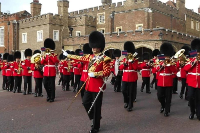 London: Essential tour and changing of the guard (group or private) - Downing Street in Context: Political Power in Plain Sight