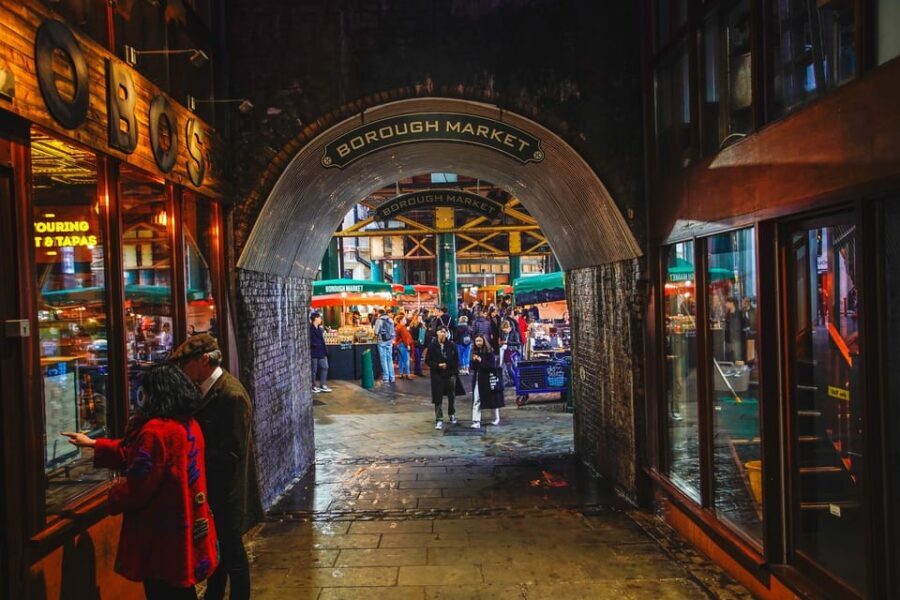 London: Family Harry Potter Movie Locations Tour (Private) - Palace Theatre: where the wizarding stage show shows up