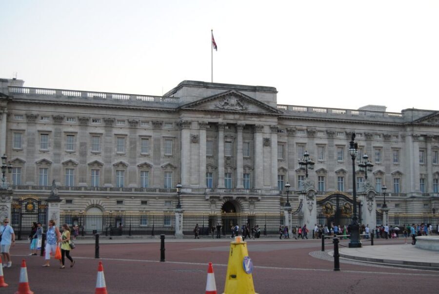London: Famous Landmarks of the City by Car - Included vs. not included: what you should plan to pay for