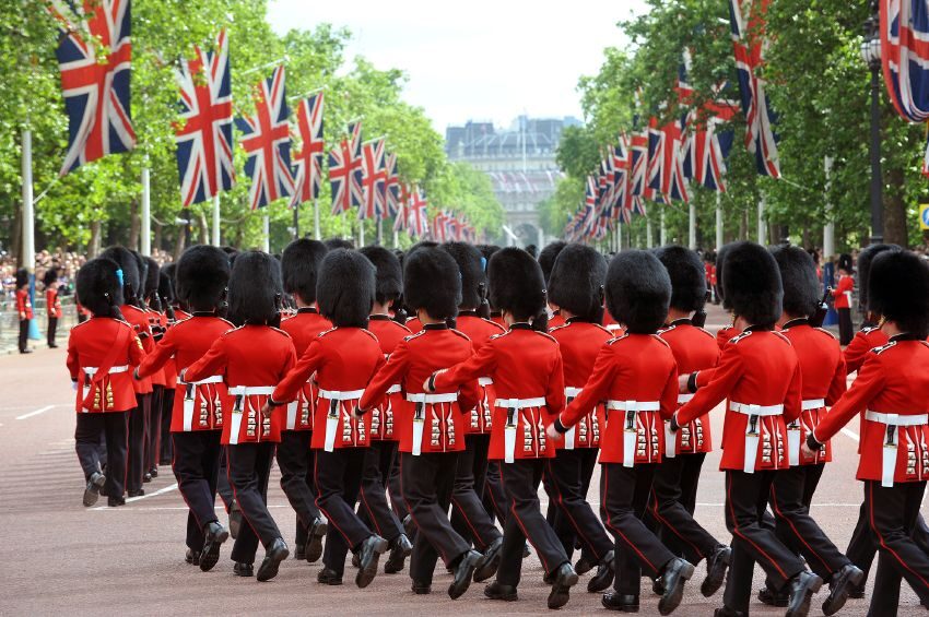 London Full-Day Tour by Black Cab - The 8-hour itinerary: Tower to Westminster to the backstreets