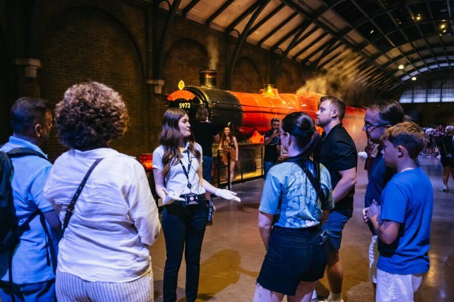 London: Fully-Guided Making of Harry Potter Tour - Diagon Alley and Dumbledore’s Office: Seeing the Details Up Close