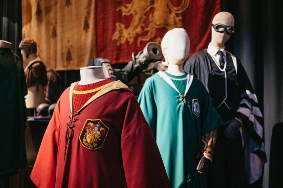 London: Fully-Guided Making of Harry Potter Tour - Gryffindor Common Room to Umbridge’s Office: Eight-Film Variety in One Route