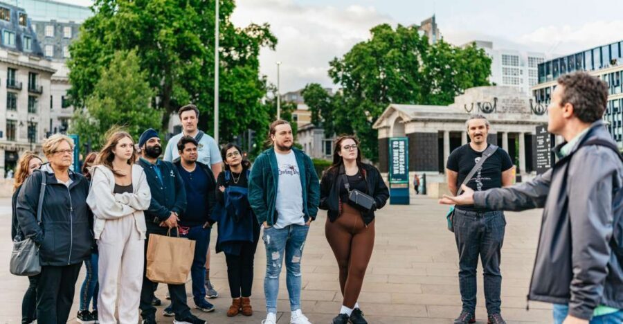 London: Ghastly Ghosts 2-Hour Walking Tour - Royal Exchange: where old and new sit side by side