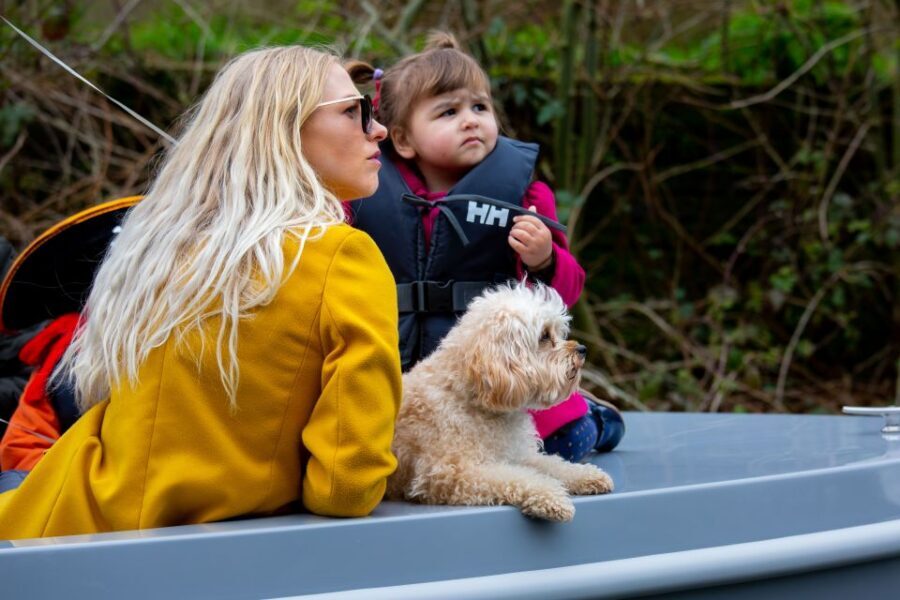 London: GoBoat Rental for Regent's Canal & Paddington Basin - Picnic time on the deck: what to bring and how to stay comfortable