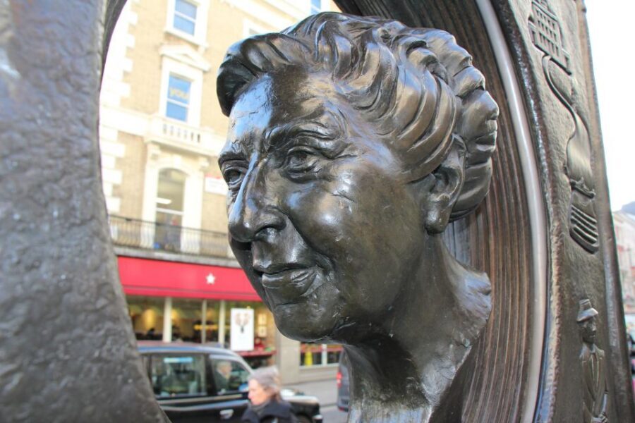 London: Guided Agatha Christie Walking Tour - Meeting point: where to stand before you start