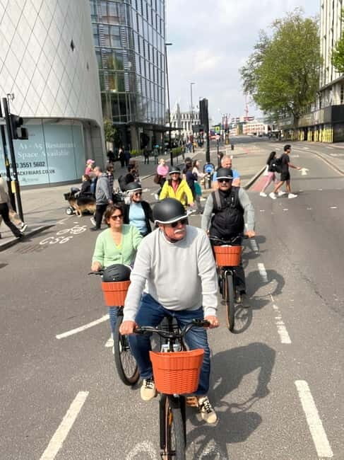London: Guided E-bike Tour - Safety and guide energy: the difference between fun and stressful