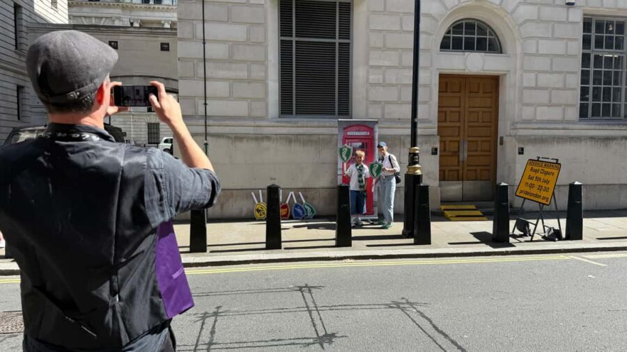 London: Guided Harry Potter Bus Tour of Locations - Ministry of Magic Entrance: The Moment You Came For