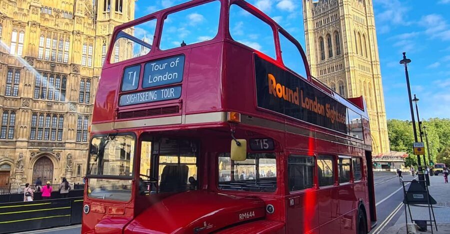 London: Guided Sightseeing Tour on a Vintage Open-Top Bus - Royal Courts of Justice to St Paul’s: sharp views of power and stone