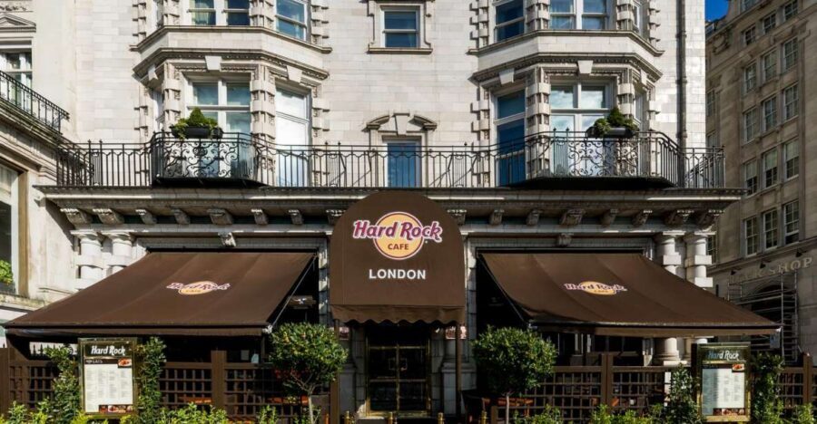 London: Hard Rock Cafe with Set Menu for Lunch or Dinner - The atmosphere: memorabilia, music, and how the room feels