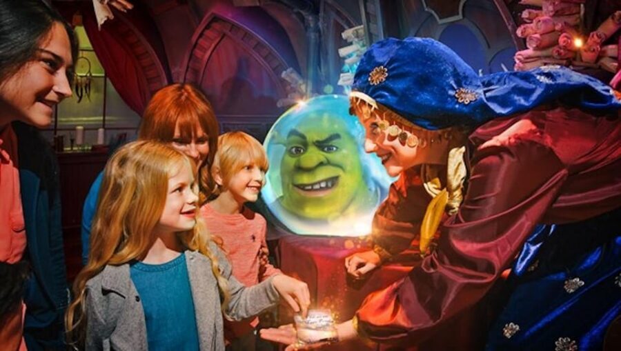 London: Harry Potter Sights and Shrek's Adventure Combo Tour - Starting at King’s Cross: Platform 9 ¾ and a Real Photo Plan