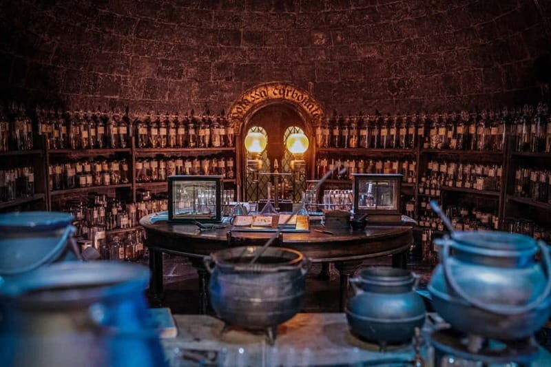 London: Harry Potter™ Studio Tour London & 4-Star Hotel Stay - Gringotts Wizarding Bank and the Hogwarts Express at Platform 9 ¾
