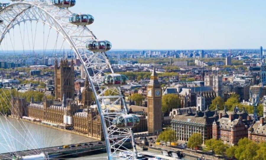 London: Harry Potter Tour & London Eye w/ Fast Track Tickets - The walking route: Cecil Court, House of Spells, and Goodwin’s Court