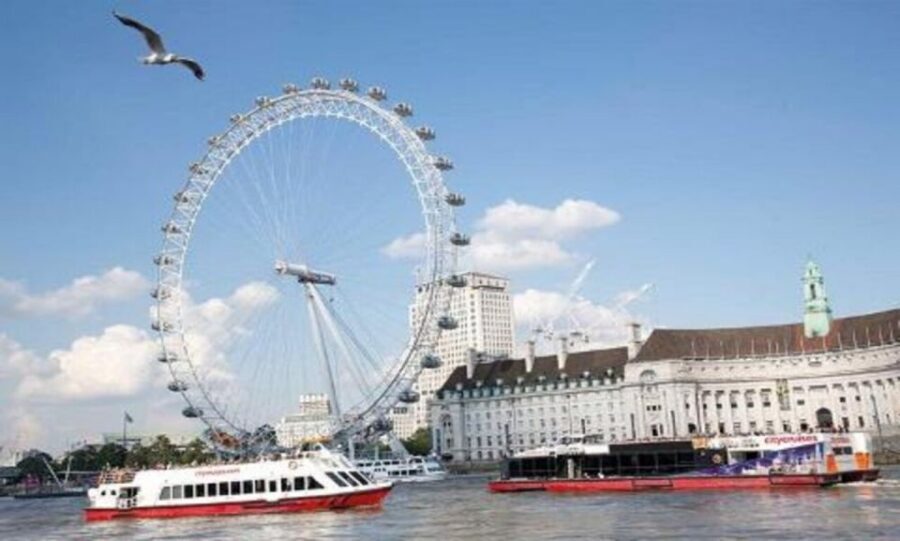 London: Harry Potter Tour, River Cruise & The London Dungeon - King’s Cross to Platform 9¾: where the magic starts