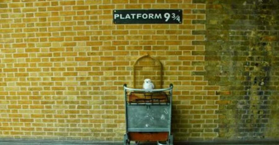 London: Harry Potter Tour, River Cruise & The London Dungeon - Cecil Court and Goodwin’s Court: where the Leaky Cauldron vibe lives