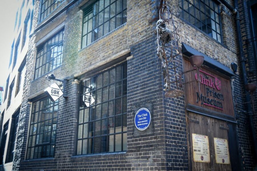 London: Harry Potter Walking Tour and River Thames Cruise - Cecil Court and House of Spells: small streets, big-screen atmosphere