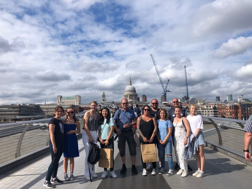 London: Harry Potter Walking Tour and Tower of London Entry - King’s Cross to Platform 9¾: getting your wizard photo right
