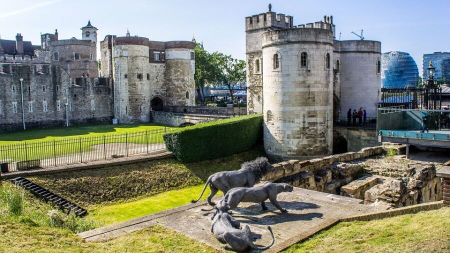London: Harry Potter Walking Tour and Tower of London Entry - London Bridge to the Tower of London: the payoff with your own pace
