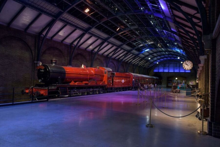 London: Harry Potter Warner Bros. Studio Tour with Transfer - The transfer on public trains: stress-free, but still real travel