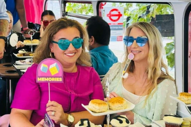 London: "Here We Go Again" Afternoon Tea Bus - Meeting point: how to find the right pink bus fast