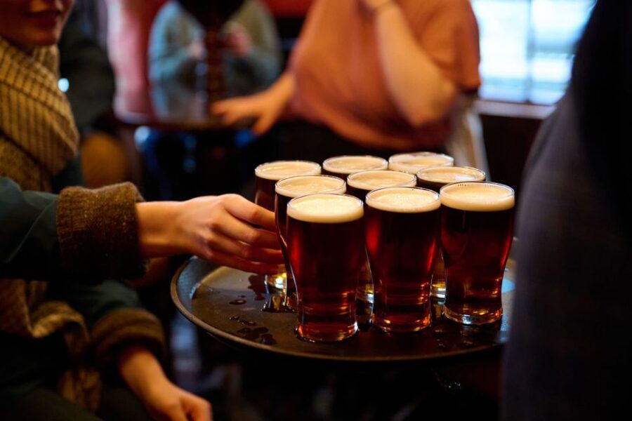London: Historic Pubs, British Ales & Classic Dishes - Ye Olde Mitre: a 500-year-old pub, Queen Elizabeth, and pork pie