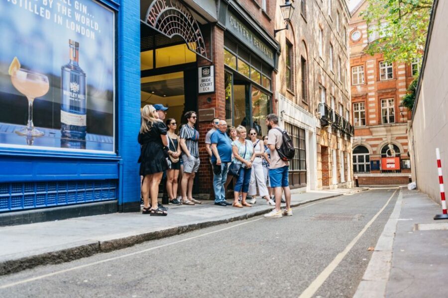 London: Historic Pubs of Central London Walking Tour - A 3.5-hour walk that connects Southwark to the West End