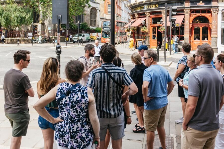 London: Historic Pubs of Central London Walking Tour - Meet outside St Paul’s and start with real atmosphere