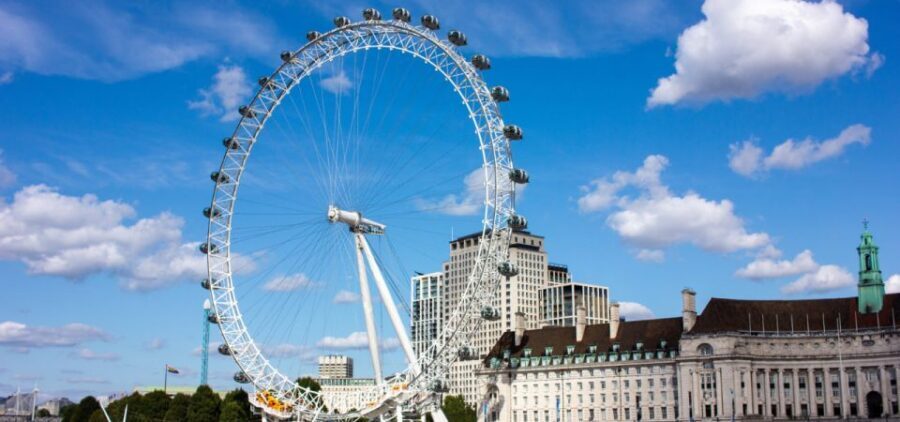 London: Historical Walking Tour in Westminster with an APP - Churchill War Rooms and the photo stops that make it feel real