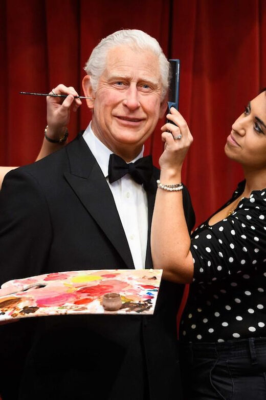London: Hop-on Hop-off Bus Tour and Madame Tussauds Ticket - Language and comfort on board: a small thing that helps a lot