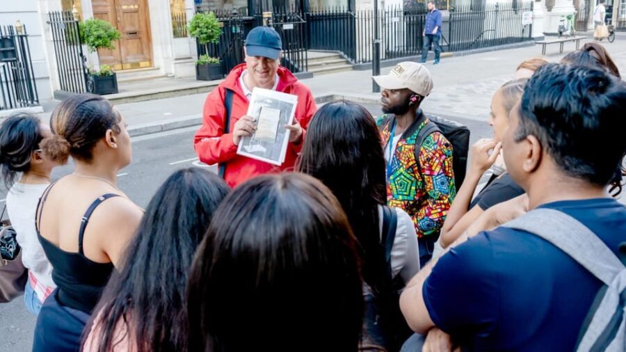 London: Hop-On Hop-Off Pass with Thames River Cruise 24 Hrs - Landmarks Tour bus: Big Ben to St Paul’s, plus Tower of London views