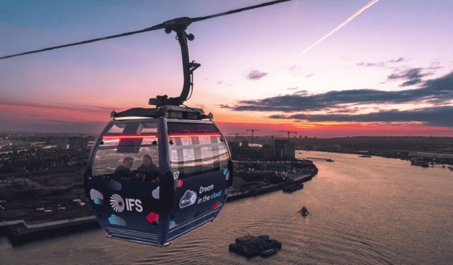 London: IFS Cloud Cable Car Champagne Experience - VIP fast-track and the private cabin: how to get the most from it