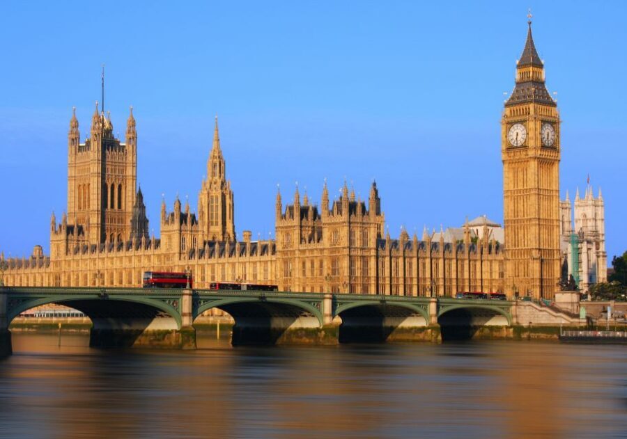 London In One Day Private tour with separate Tour Guide - Tower of London and Crown Jewels: the centerpiece you’ll remember