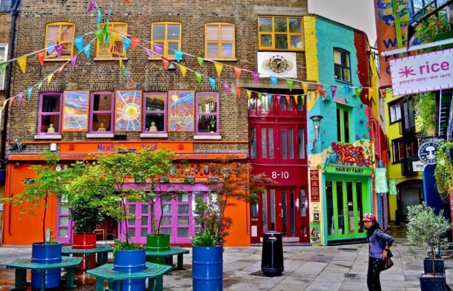 London: Instagram Photos Black Cab Tour with Hotel Pick Up - Black cab pickup and a photo game plan that saves your day