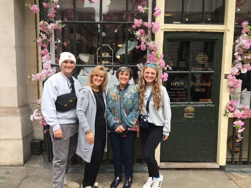 London: Instagram Photos Black Cab Tour with Hotel Pick Up - Peggy Porschen and Notting Hill: pastel facades and street-level storytelling